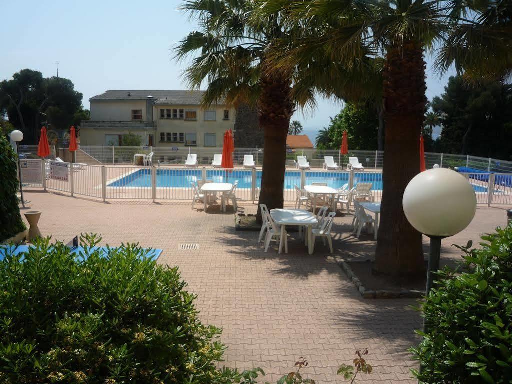Village Vacances Le Lion De Mer Saint-Raphael  Exterior photo